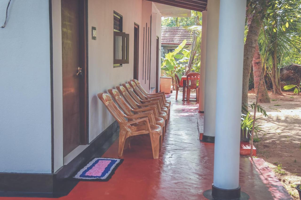 Hikka Surf Hostel Hikkaduwa Exterior photo